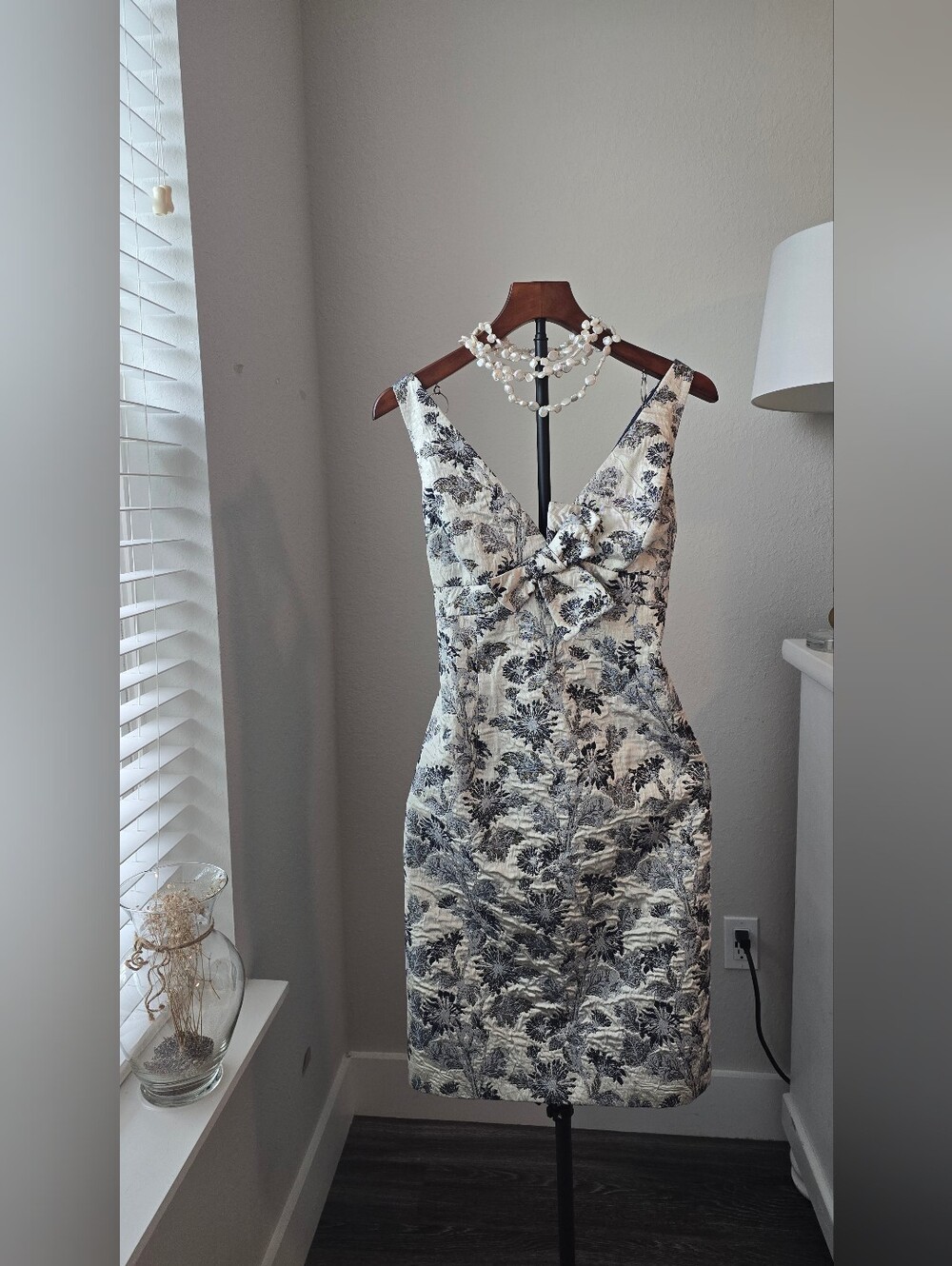 Carmen Marc Valvo 12 NWT $545 Ivory Jacquard Bow Dress